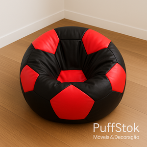 Puff em formato de bola de futebol laranja com detalhes pretos, decorativo e confortável – PuffStok Móveis & Decoração.