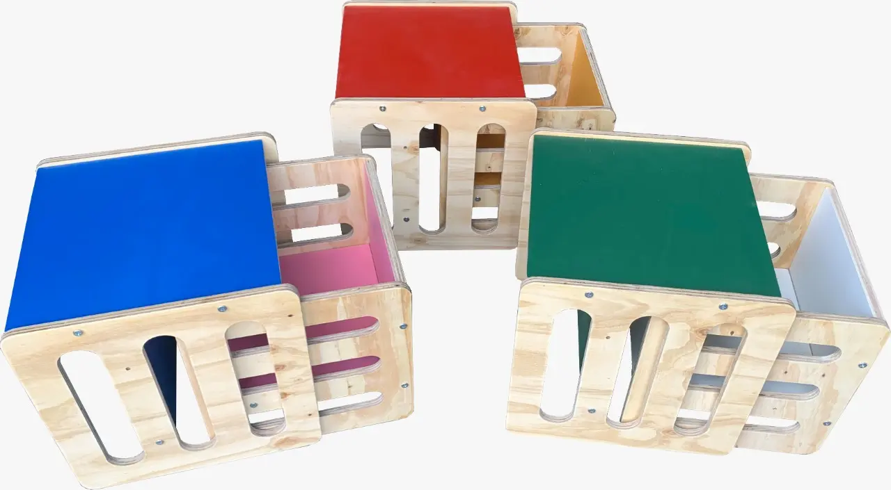 Cubos Montessori Coloridos Com Tampas