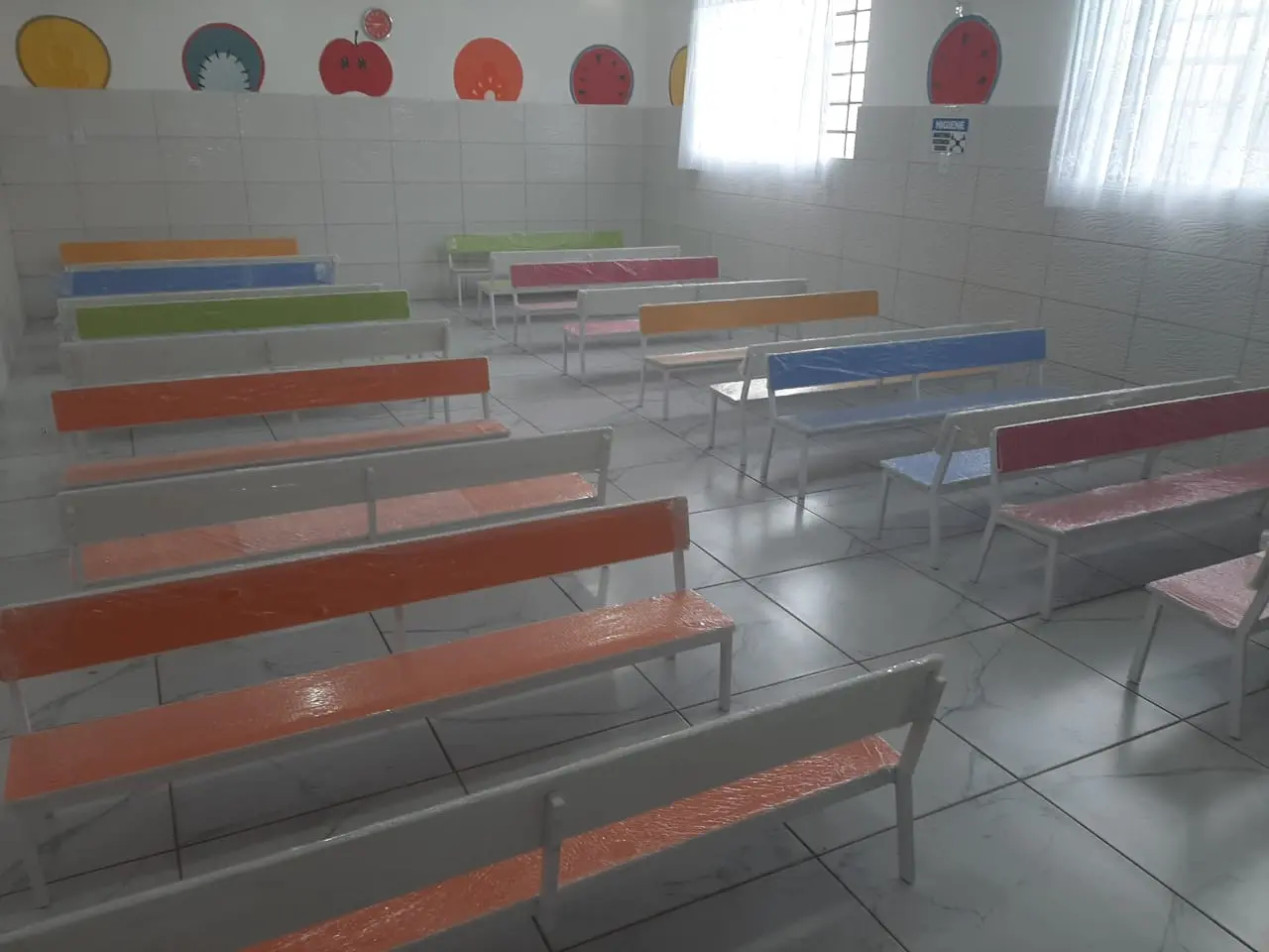 Refeitorio Escolar Colorido Modelo 3