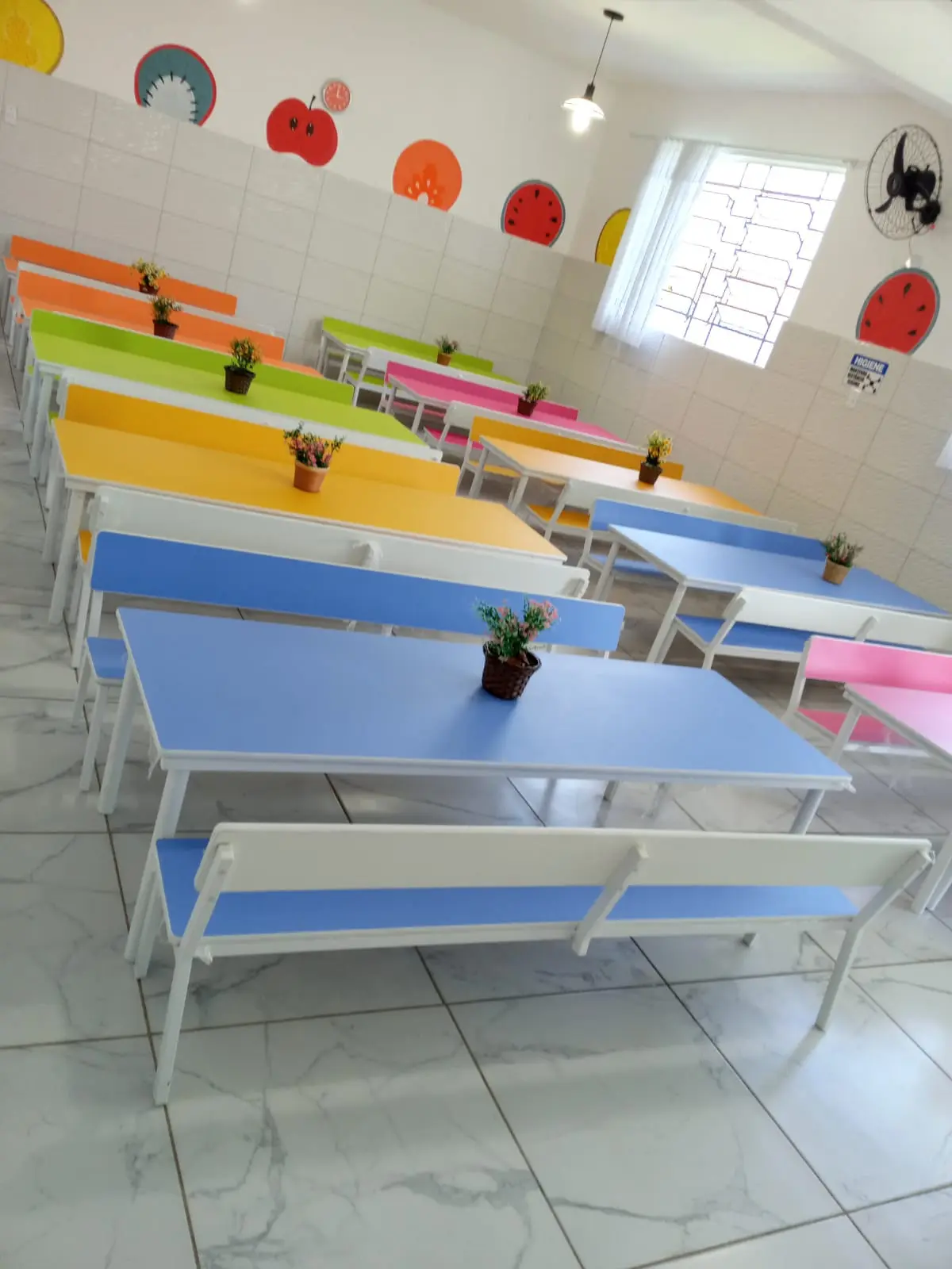 Refeitorio Escolar Colorido Modelo 5
