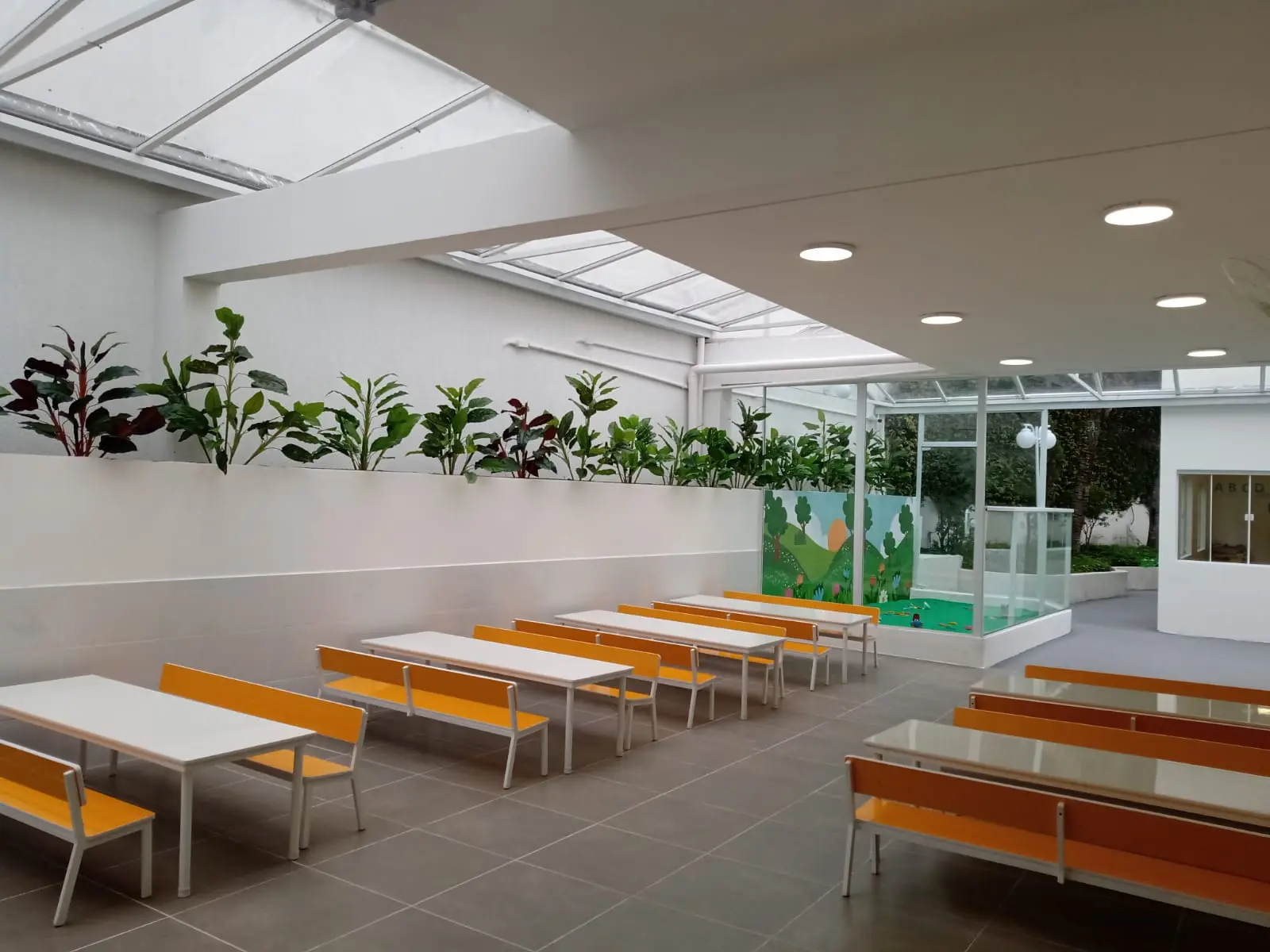 Refeitorio Escolar Com Mesas E Bancos Laranja Modelo 1
