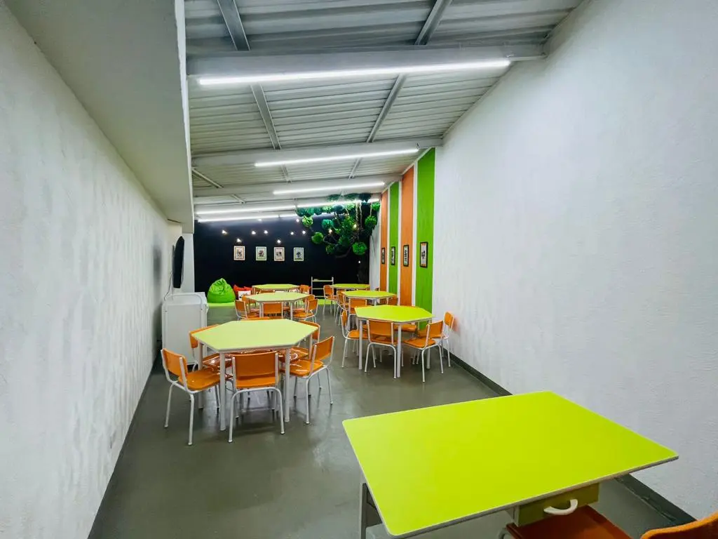 Sala Infantil Verde E Laranja Modelo 10