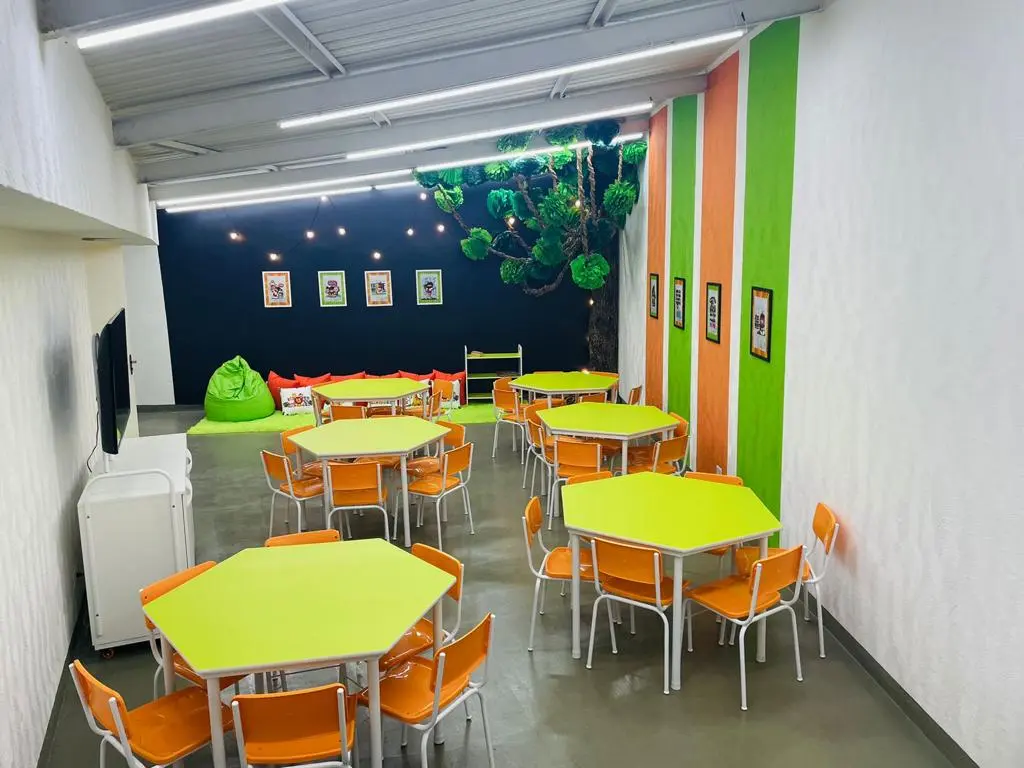 Sala Infantil Verde E Laranja Modelo 11