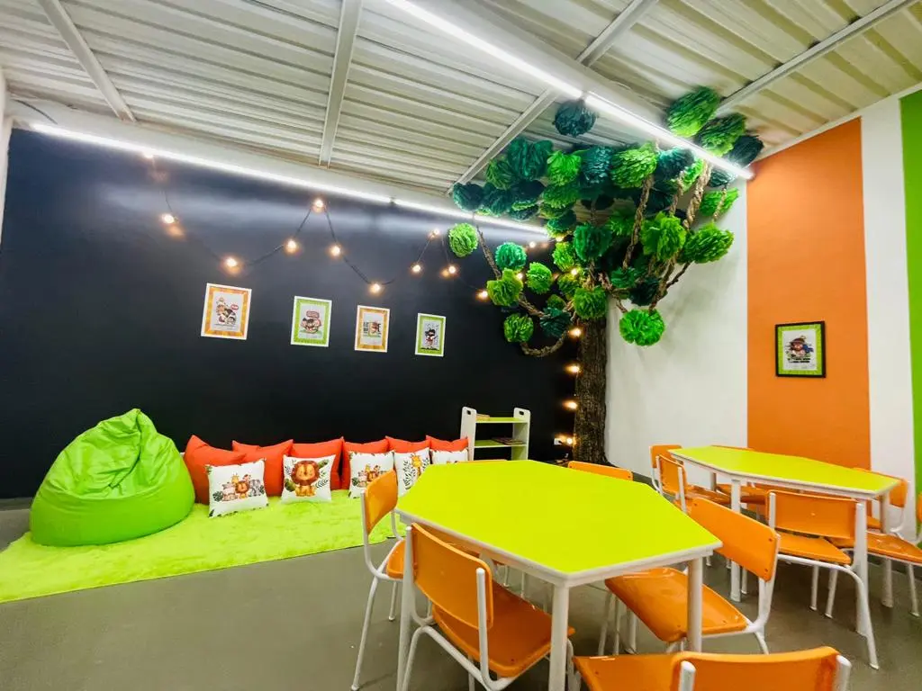 Sala Infantil Verde E Laranja Modelo 3