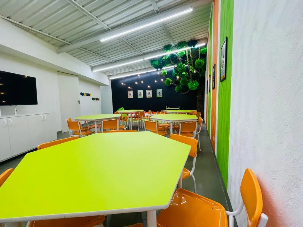 Sala Infantil Verde E Laranja Modelo 5