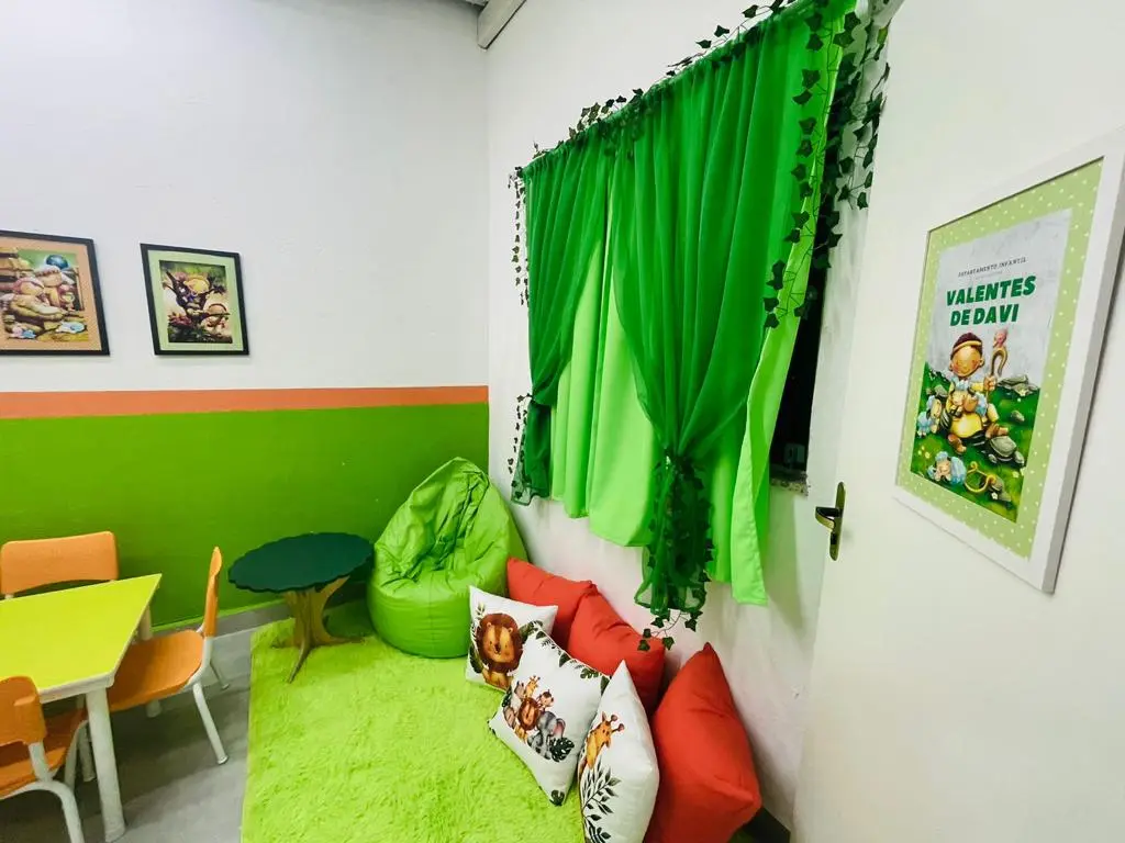 Sala Infantil Verde E Laranja Modelo 7