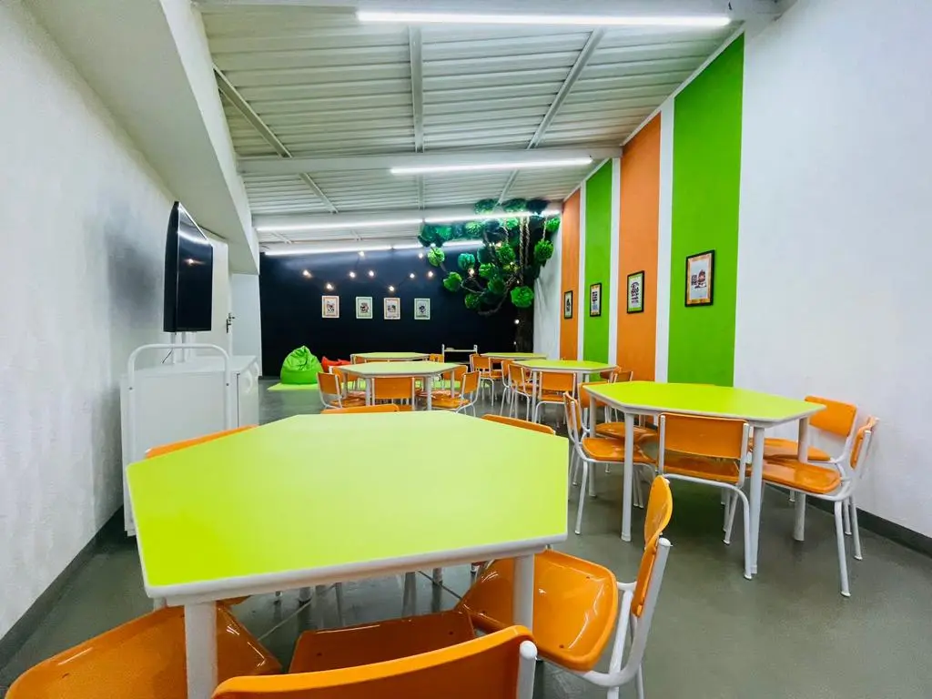 Sala Infantil Verde E Laranja Modelo 9