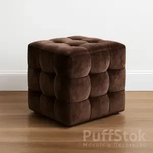 capitonê em suede marrom, acabamento premium e costura reforçada PuffStok